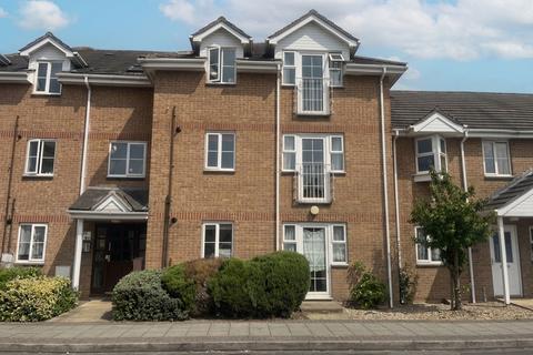 2 bed property, in Claremont Road, £150,000