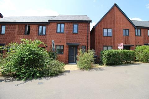 2 bed property, in Bluebell Way, £280,000