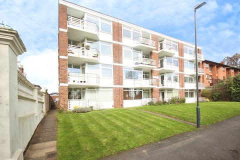 1 bed property, in Newbold Terrace East, £190,000