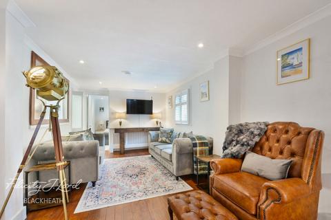 2 bed property, in Occupation Lane, £675,000