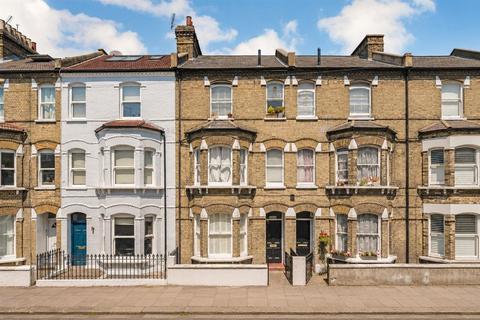 1 bed property, in Shorrolds Road, £415,000