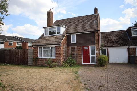 3 bed property, in Furze Platt, £600,000