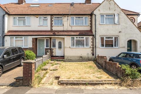 3 bed property, in Hartfield Road, £525,000