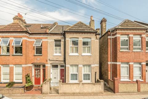 2 bed property, in Leverson Street, £485,000