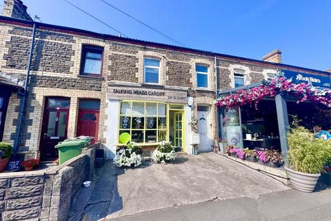 1 bed property, in Merthyr Road, £130,000