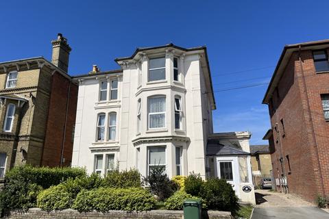 1 bed property, in Stancombe House, £70,000