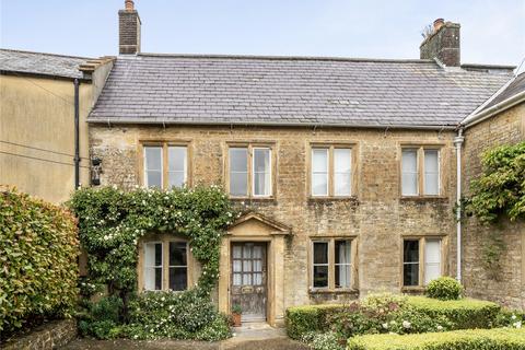 2 bed property, in Fleet Street, £750,000