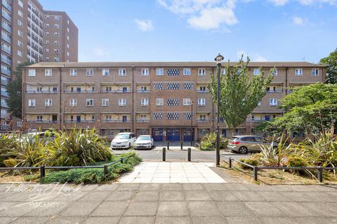 4 bed property, in Paragon Road, £500,000