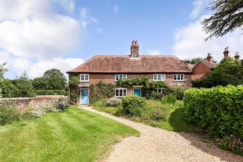 3 bed property, in BISHOP'S WALTHAM - COMING SOON, £925,000