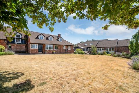 5 bed property, in Thurcaston, £875,000