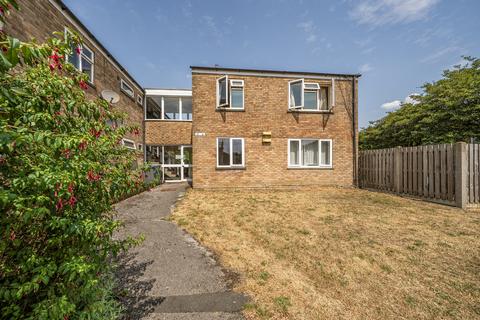 1 bed property, in Purton SN5, £120,000