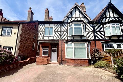 5 bed property, in Oxford Drive, £400,000