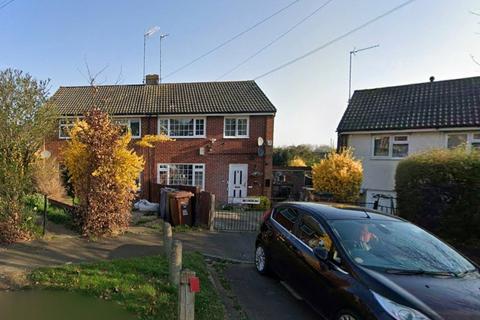 3 bed property, in Kenilworth Way, £230,000
