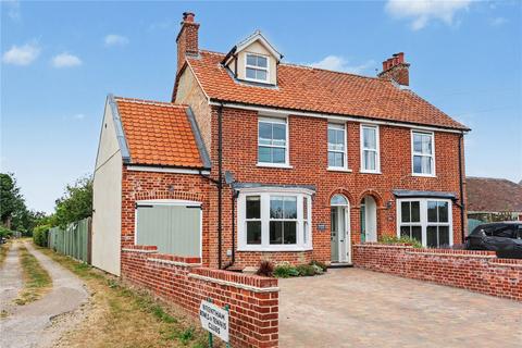 4 bed property, in Mill Lane, £425,000
