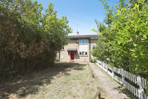 2 bed property, in Hampden Court, £175,000