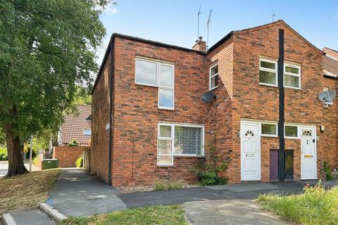 3 bed property, in Majestic Way, £170,000
