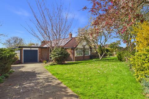 3 bed property, in Dale Drive, £425,000