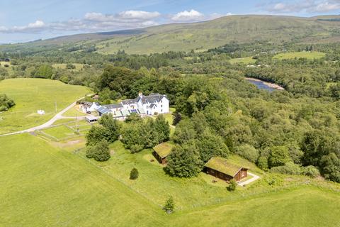 8 bed property, in Corriechoille Lodge, £775,000