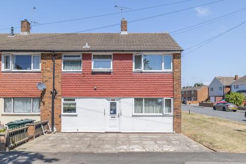 3 bed property, in Beaver Lane, £230,000