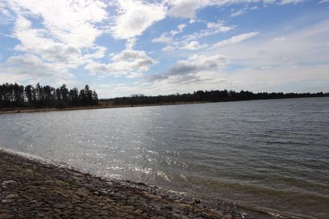 Studio, in Cameron Reservoir, £318,170