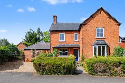 3 bed property, in Green Lane, £625,000