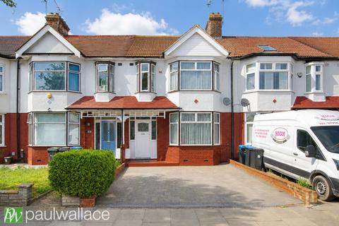 3 bed property, in Kenmare Gardens, £599,995
