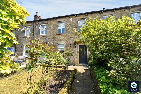 3 bed property, in Fifth Street, £350,000