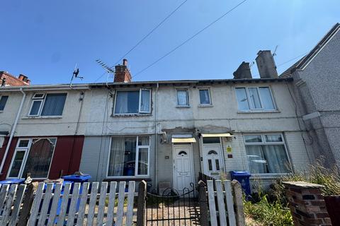 3 bed property, in 90 Balfour Road, £35,000