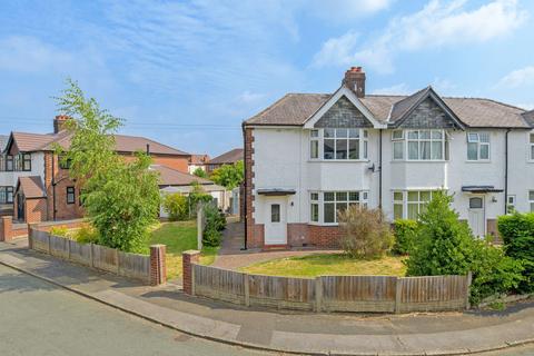 3 bed property, in Oakdale Avenue, £480,000