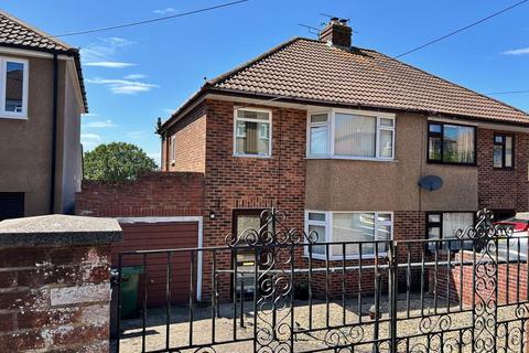 3 bed property, in Woodside Avenue, £265,000