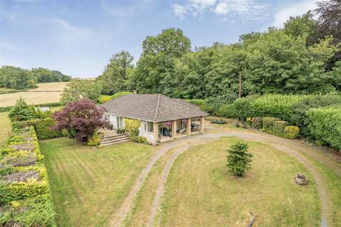 3 bed property, in Chudleigh, £595,000