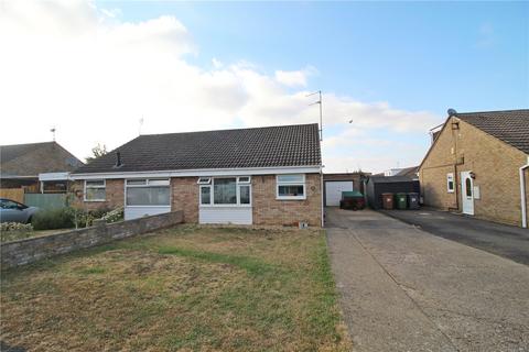 2 bed property, in Crowson Crescent, £215,000