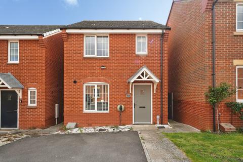 3 bed property, in Banks Road, £300,000