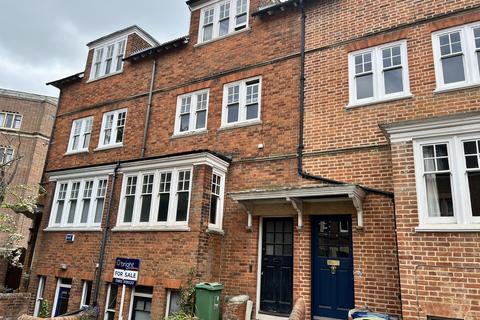 5 bed property, in St. Bernards Road, £950,000