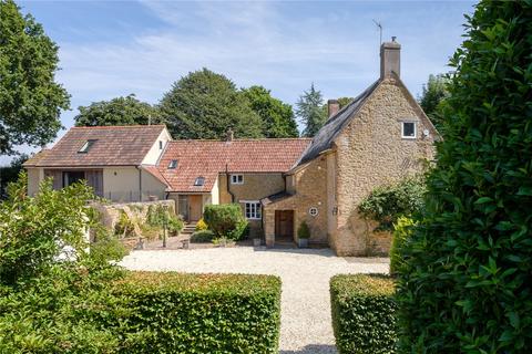 6 bed property, in Woolston, £1,295,000