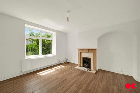 2 bed property, in Halbutt Gardens, £340,000