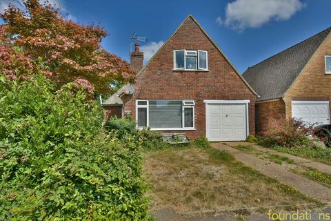 4 bed property, in The Fairway, £410,000