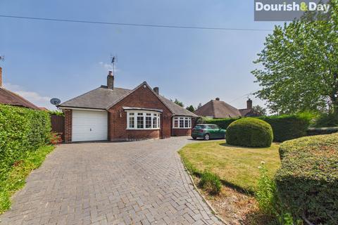 2 bed property, in Burton Manor Road, £350,000
