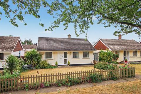 2 bed property, in The Grove, £180,000