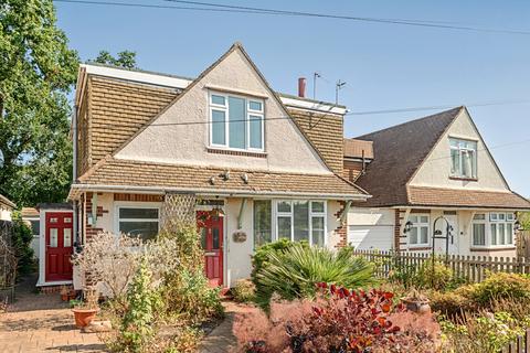 3 bed property, in Marley Close, £550,000