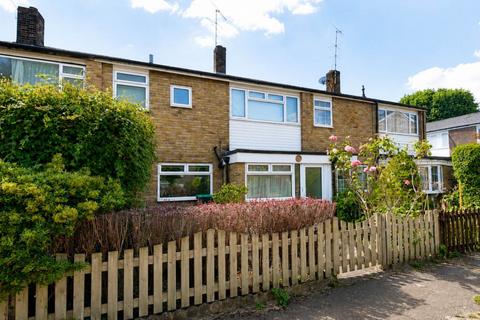3 bed property, in Kestrel Green, £375,000