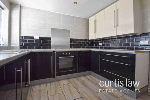 3 bed property, in Delph Lane, £120,000