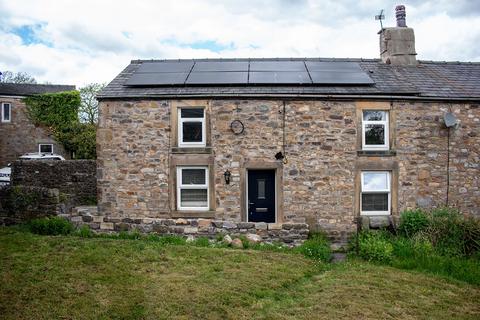 2 bed property, in Old Hive, £250,000