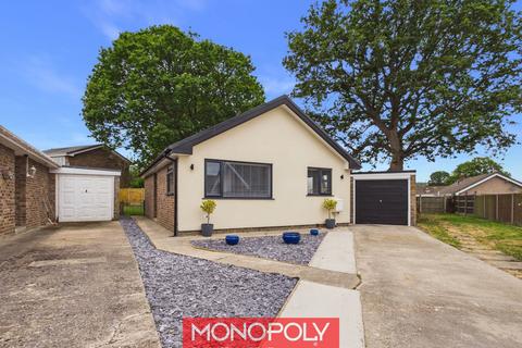 2 bed property, in Marcellas Court, £260,000
