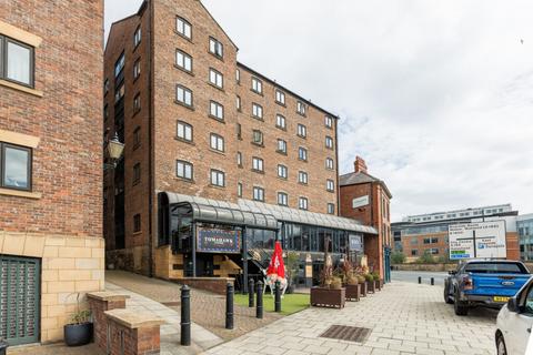 2 bed property, in 7 Love Lane, £140,000