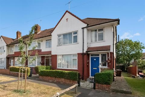 4 bed property, in Ellerdine Road, £635,000