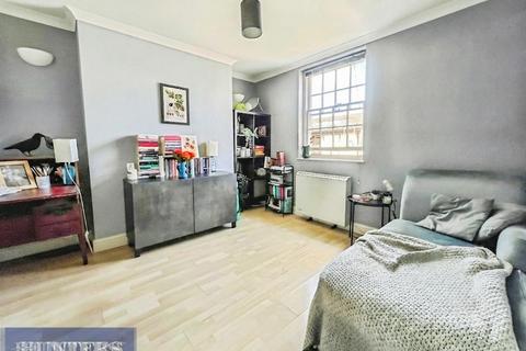 1 bed property, in Friernhay Street, £125,000