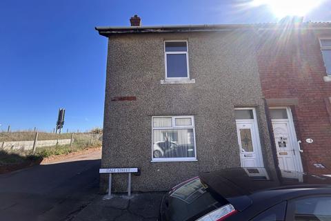 2 bed property, in Dale Street, £40,000