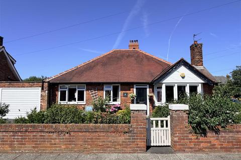 3 bed property, in Kintbury Road, £435,000