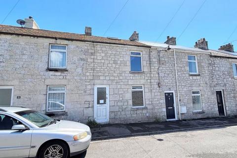 3 bed property, in Grove Road, £150,000